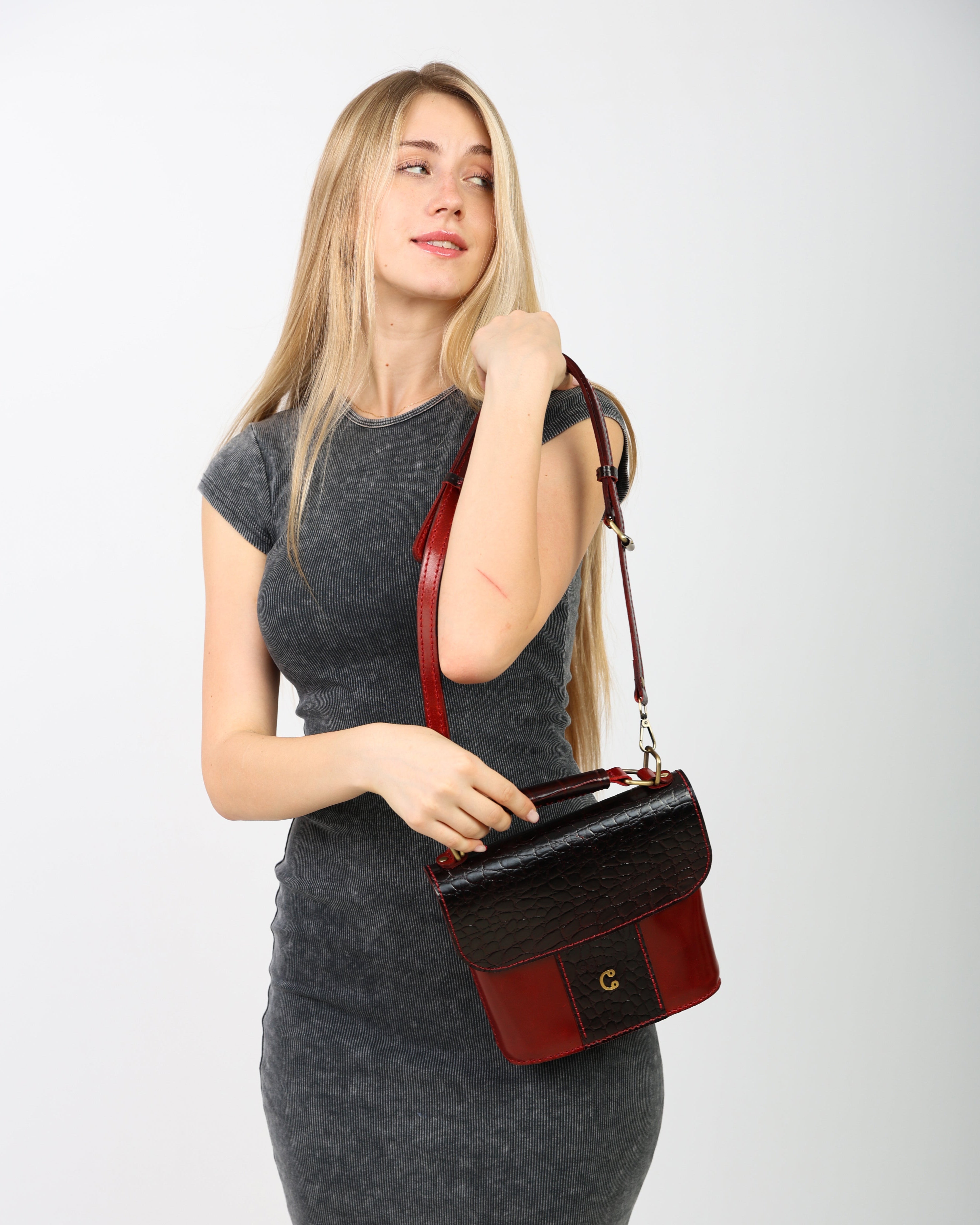 Veloura – Rouge Image secondaire du produit