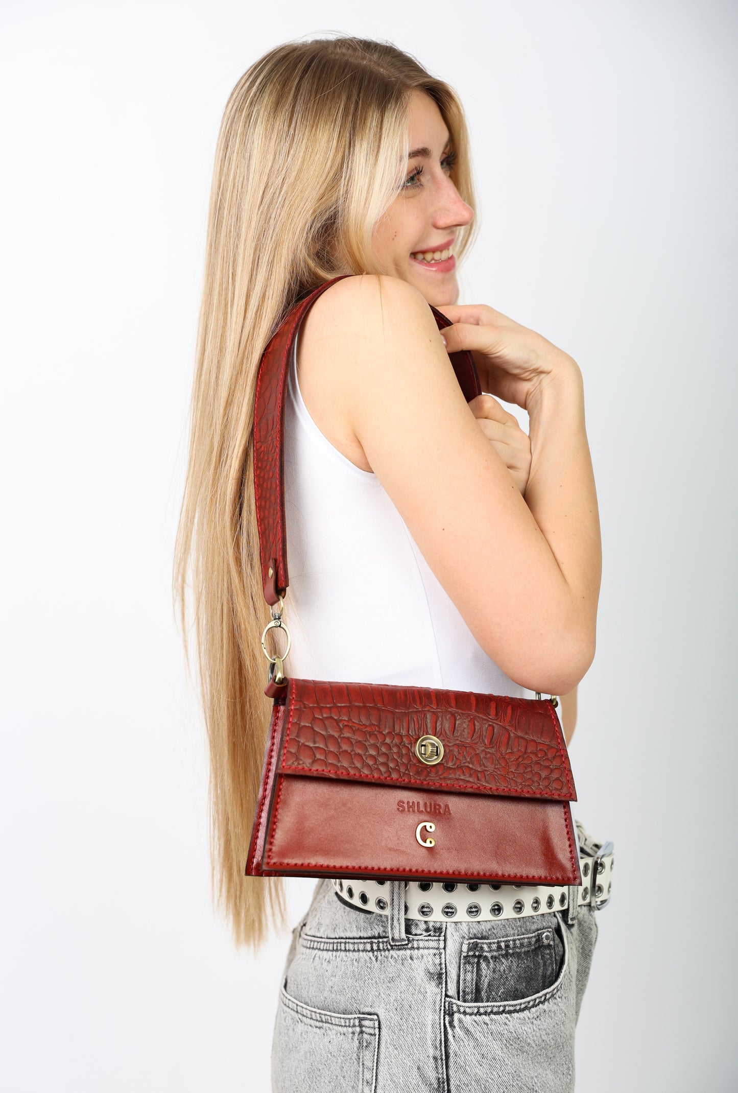 نيبرا – أحمر