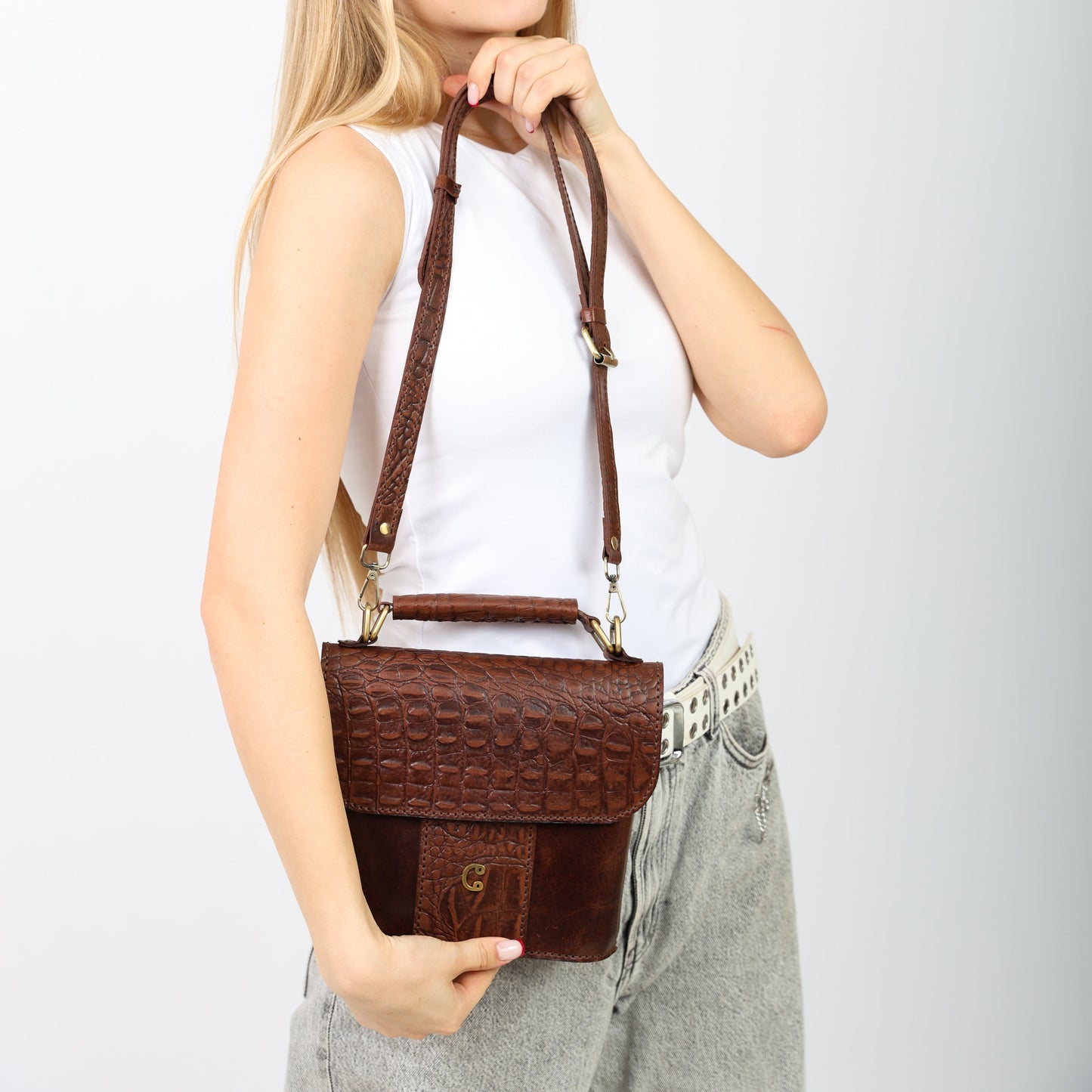 Veloura – Brown
