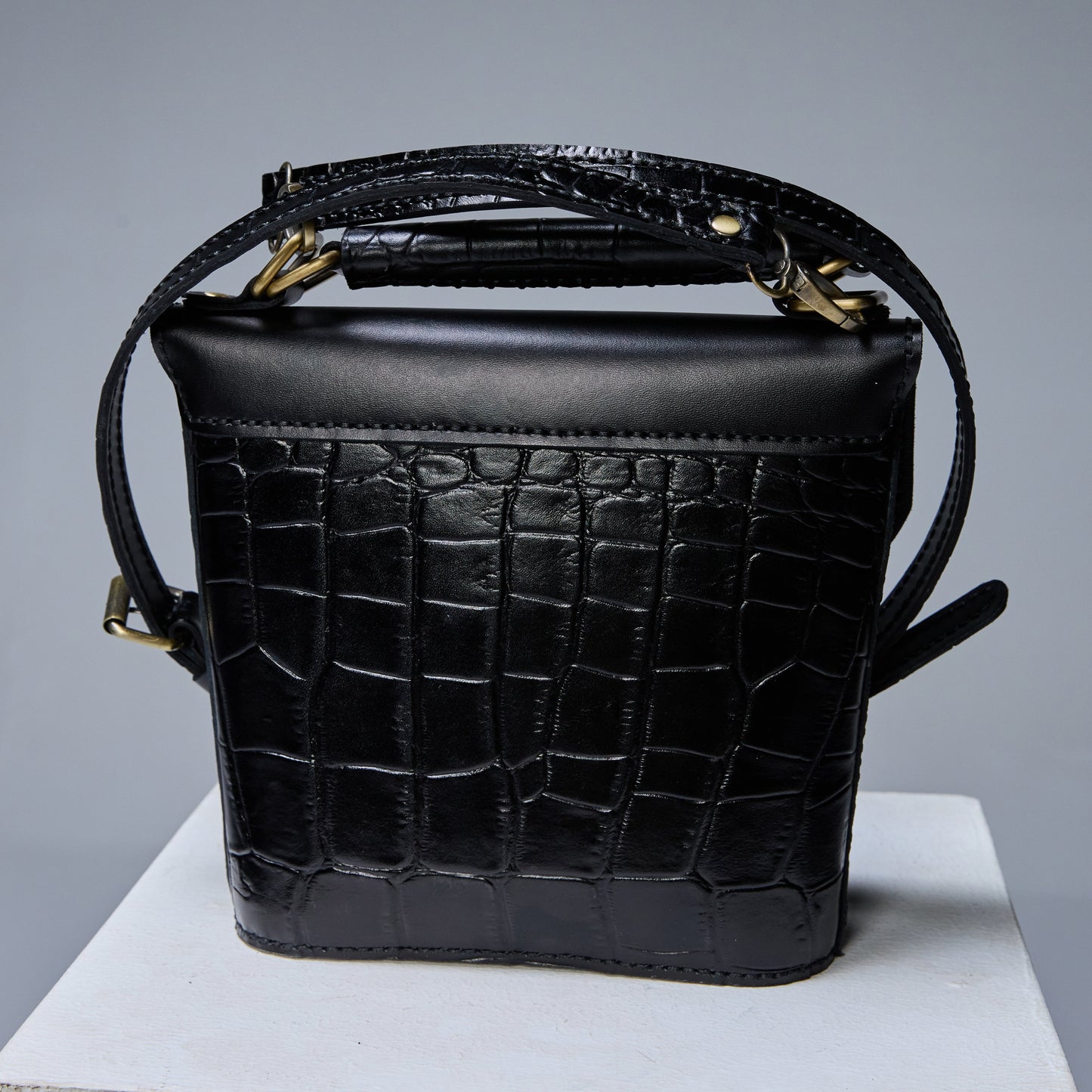 Veloura – Noir Profond