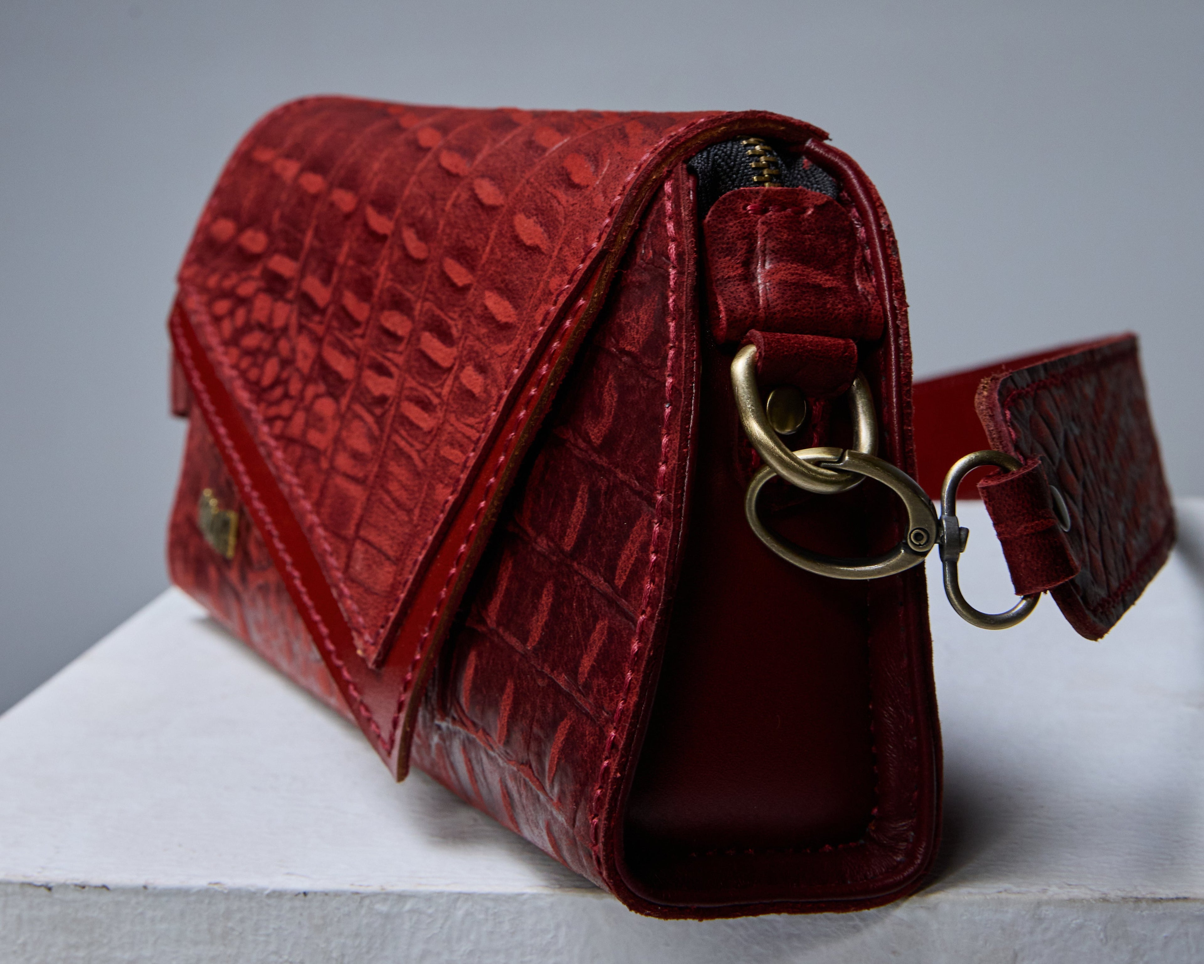 Velraya – Red Crocodile