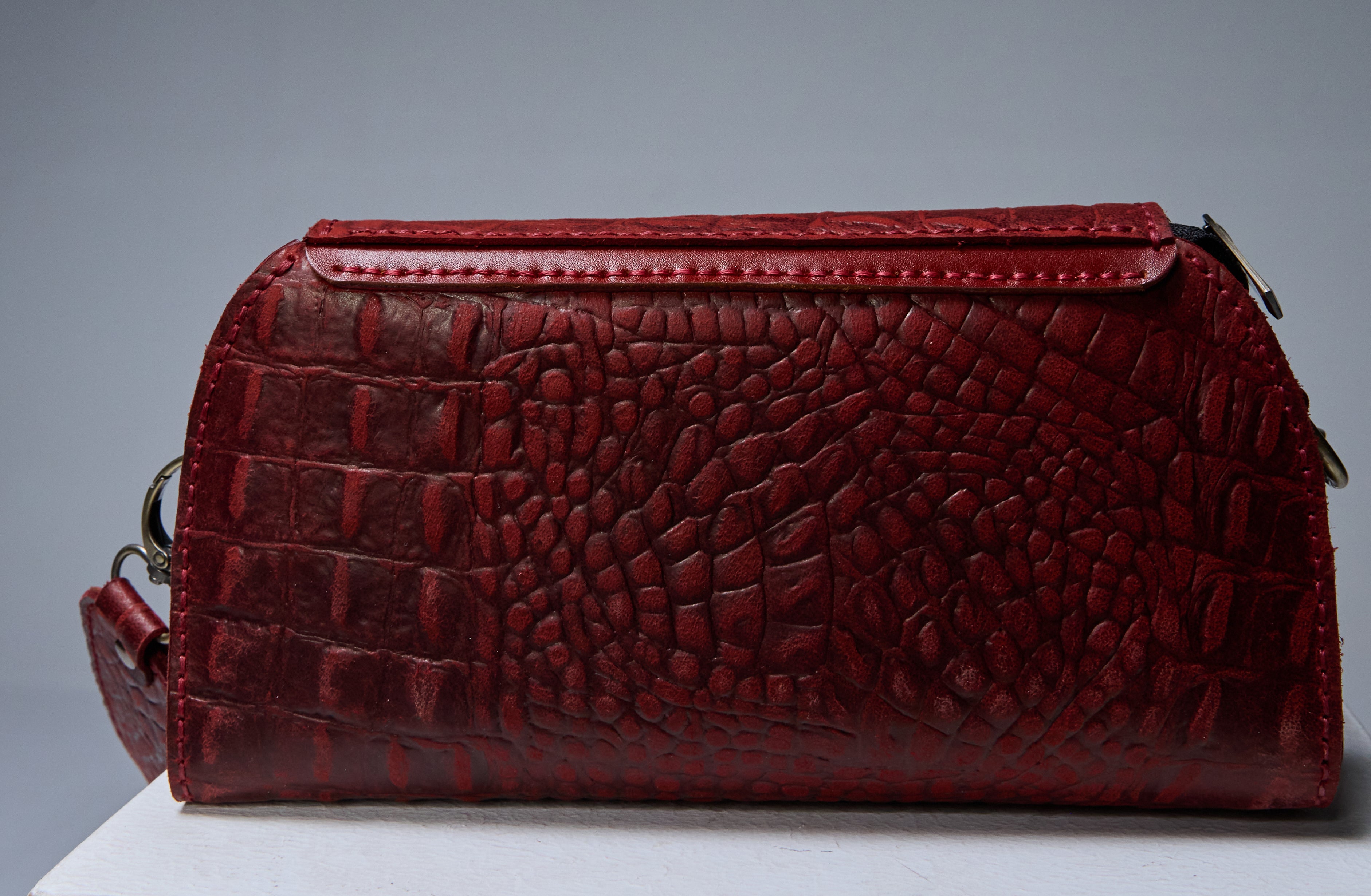 Velraya – Red Crocodile